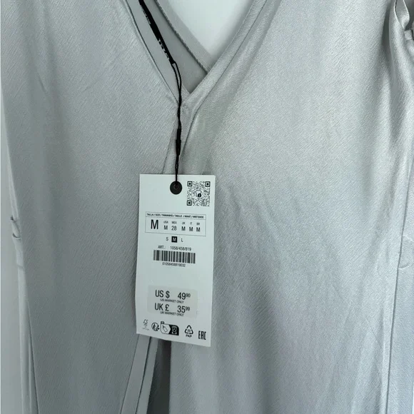 Elegant silver Satin Dress - Picture 5 of 6